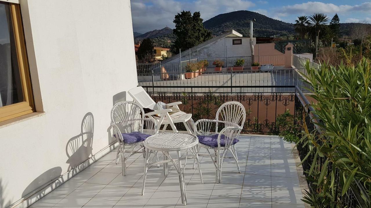 Villa Sul Mare A Chia 도무스드마리아 외부 사진